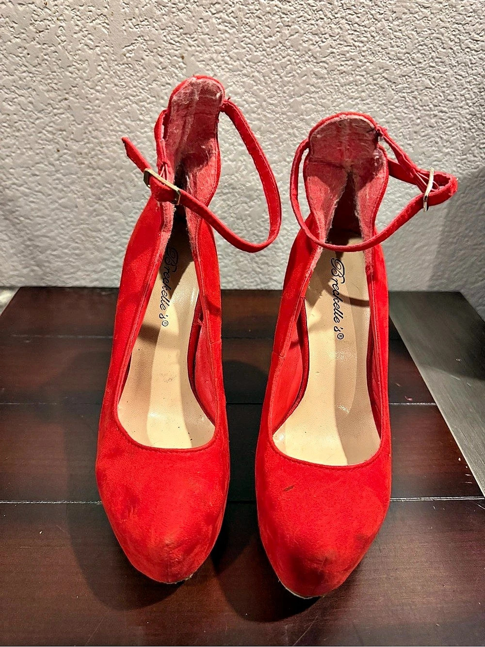 Breckelle's Red Stilettos
